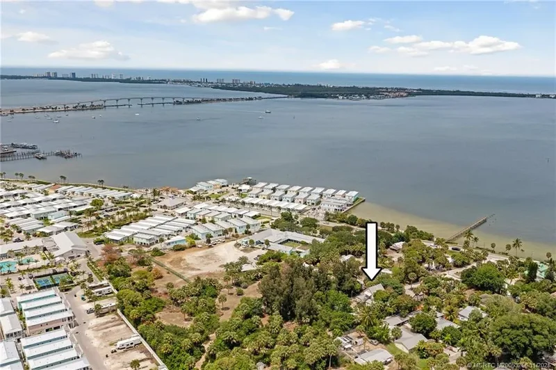 2172 NE Poinciana Terrace, Jensen Beach, Florida, United States. - Photo 8