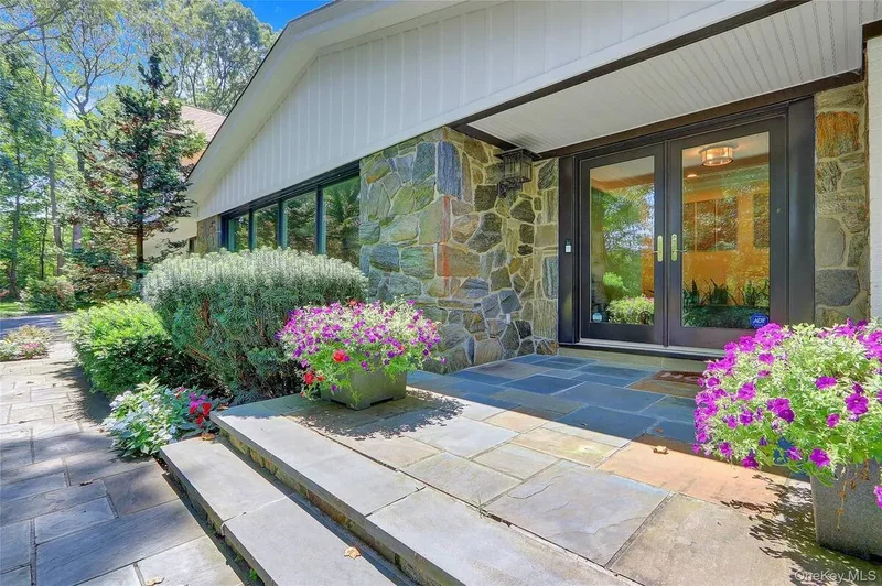 339 Meadow Lane, Mill Neck, New York, United States. - Photo 13