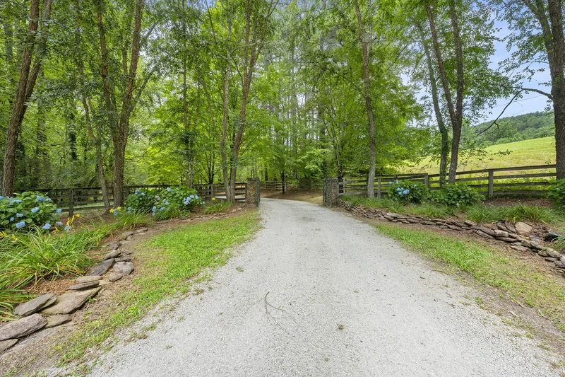 9883 Warwoman Road, Clayton, GA 30525, Clayton, Georgia, United States. - Photo 3