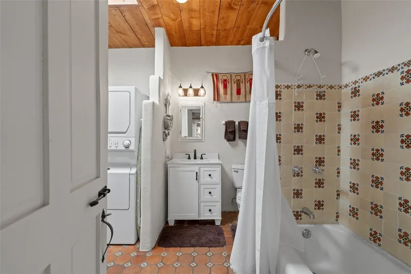 556 1/2 Garcia Street, Sanat Fe, NM 87505, Santa Fe, New Mexico, United States. - Photo 3