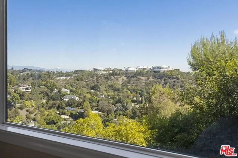 1018 N Tigertail Road, Los Angeles, California, United States. - Photo 29
