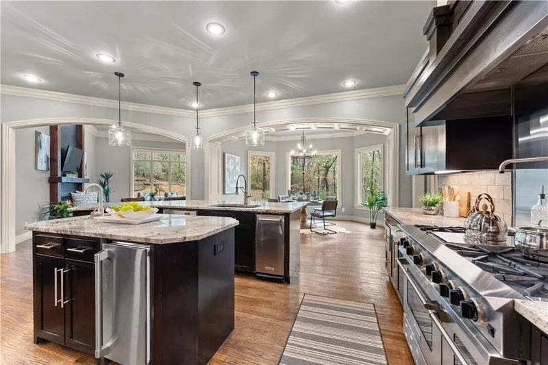 2369 E Ridgewood Lane, Fayetteville, AR 72703, Fayetteville, Arkansas, United States. - Photo 12