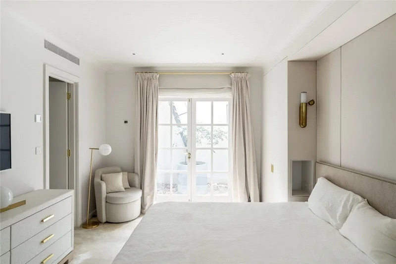 Addison Avenue, London, London, England, United Kingdom. - Photo 15