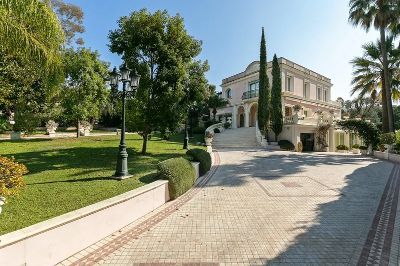 5 Bedrooms Single Family Detached