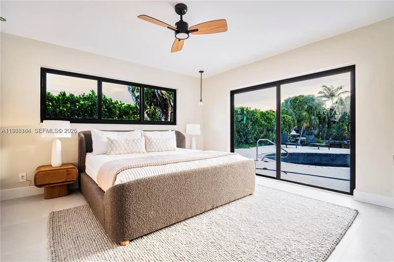 5561 NE 28th Ave, Fort Lauderdale, Florida, United States. - Photo 14