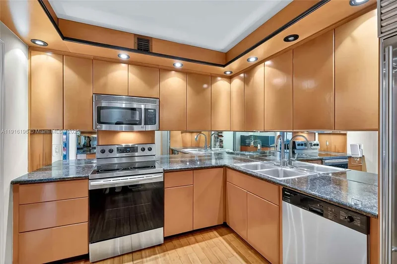 2 Grove Isle Dr B1804, Miami, Florida, United States. - Photo 14