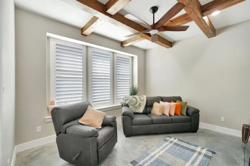 516 W Spring Street, Weatherford, Texas, United States. - Photo 17