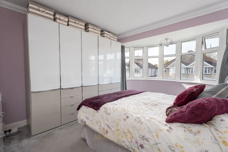57 Hevers Avenue, Horley, RH6 8BY, Horley, England, United Kingdom. - Photo 26