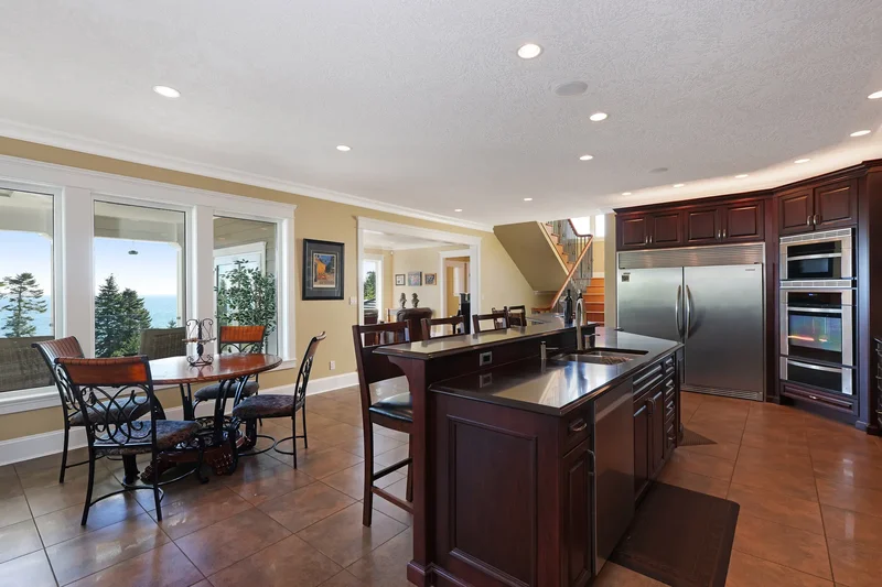 6480 Eagles Drive, Courtenay, BC V9J 1V4, Courtenay, British Columbia, Canada. - Photo 9