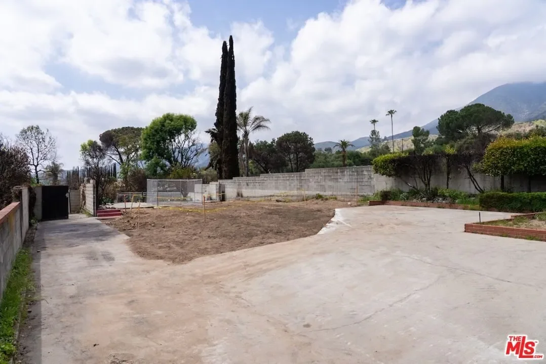 3359 Glenrose Ave, Altadena, California, United States. - Photo 7