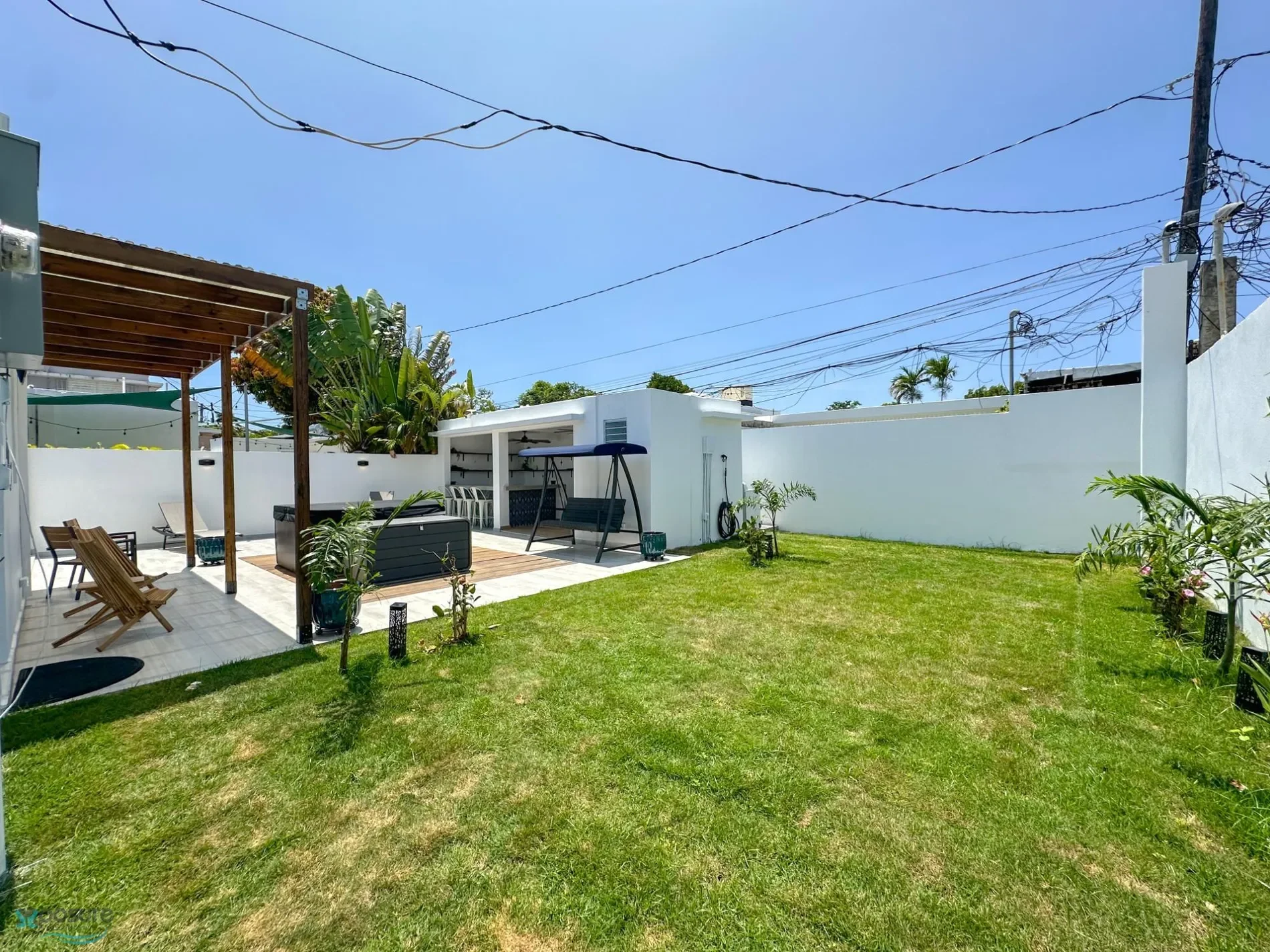 Exterior photo 7