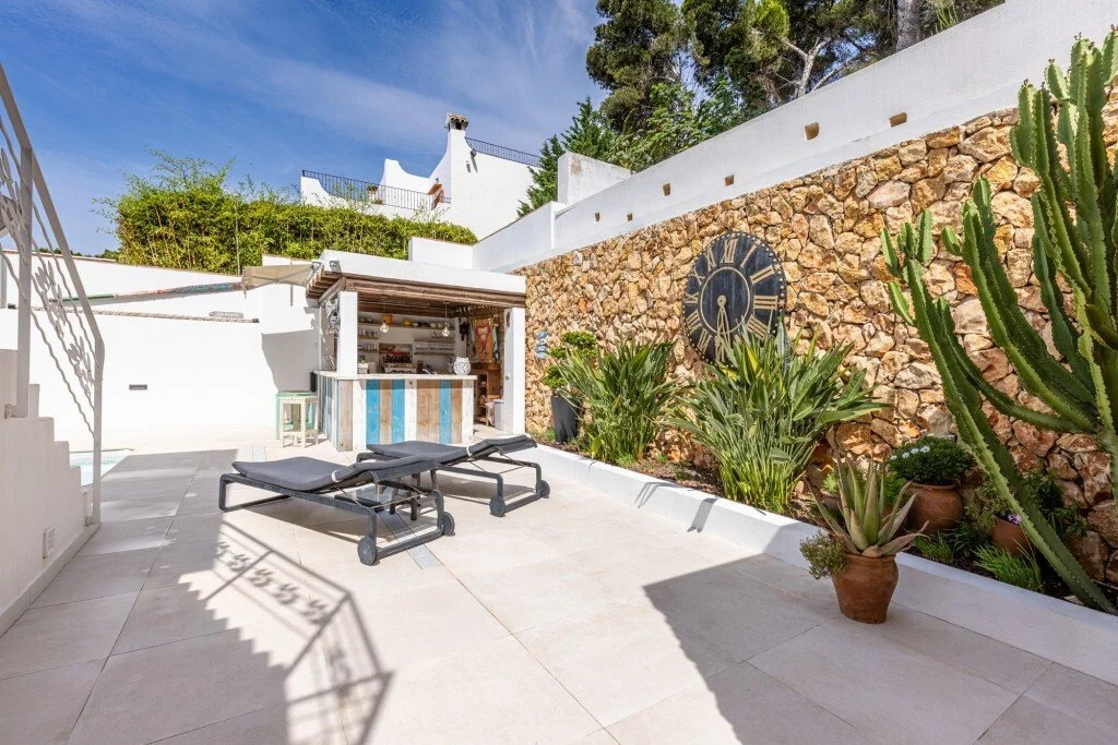 Exterior photo 9