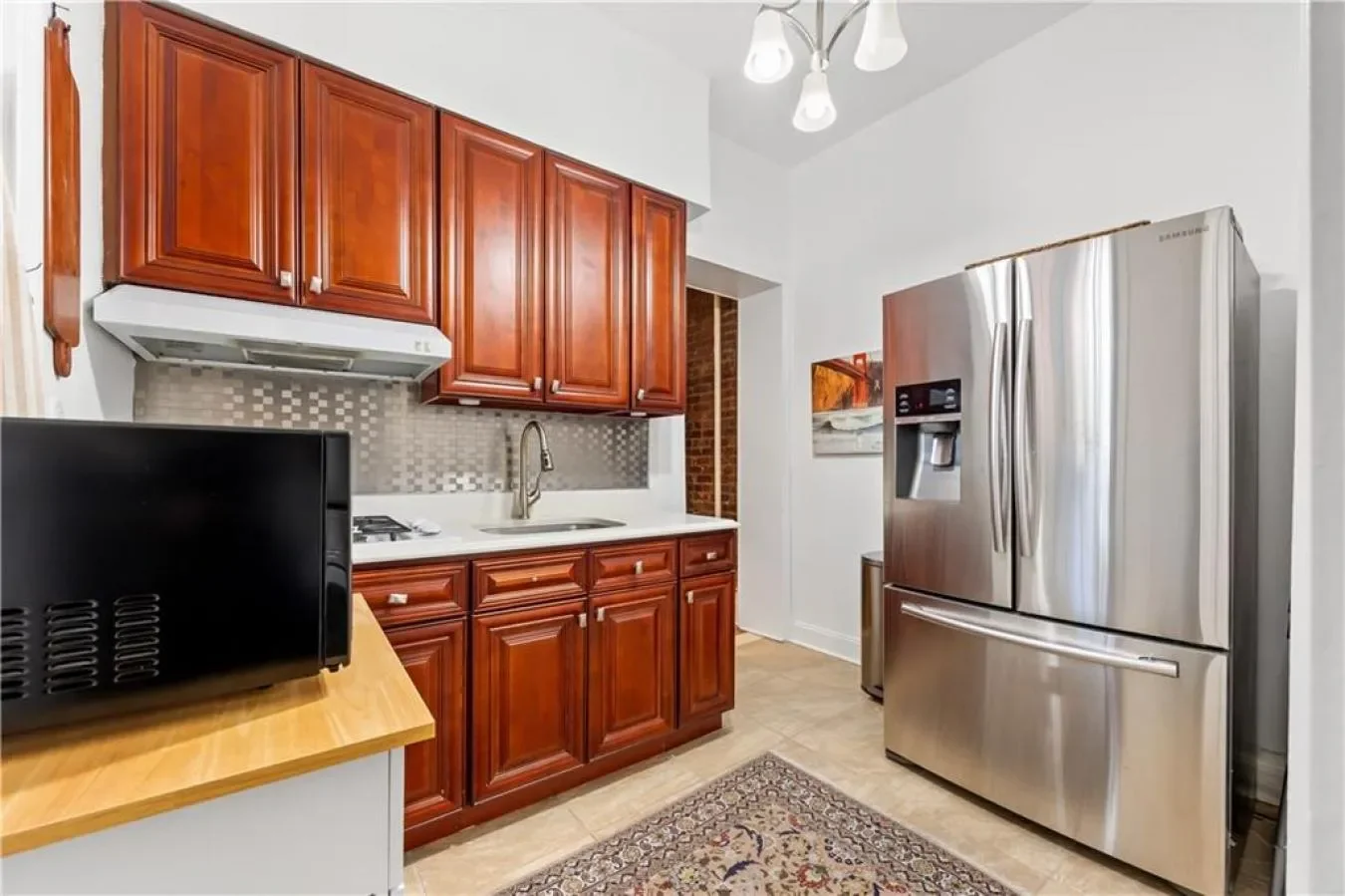 385 6th Avenue, New York, New York, United States. - Photo 2