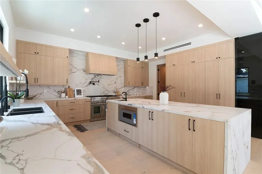 22616 Hatteras Street, Los Angeles, California, United States. - Photo 3