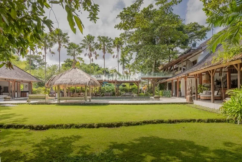 Designed to Impress: A Villa for Those Who Want the Exceptional