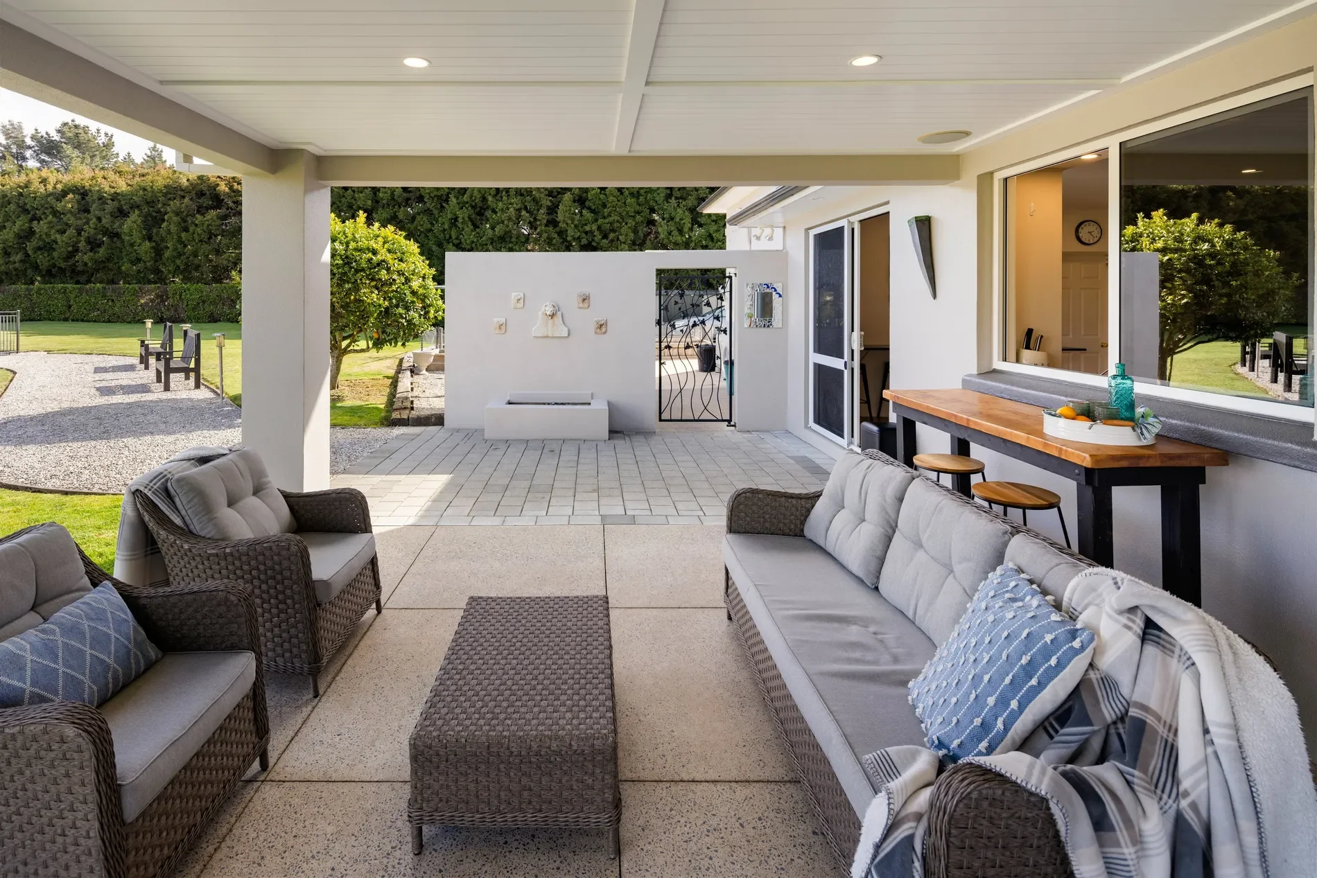 Exterior photo 9