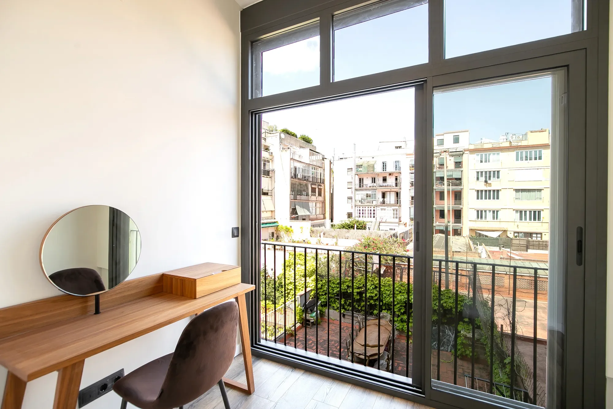 Carrer d'Aribau, Barcelona, Spain, Eixample, Barcelona, Spain. - Photo 24