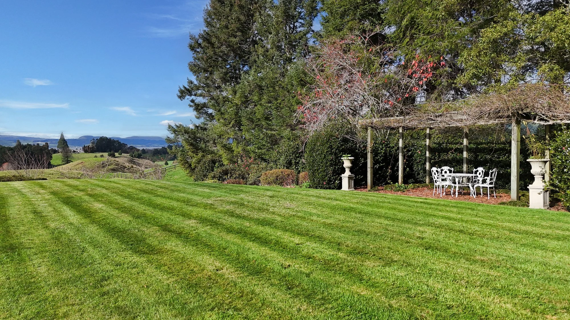 Exterior photo 7