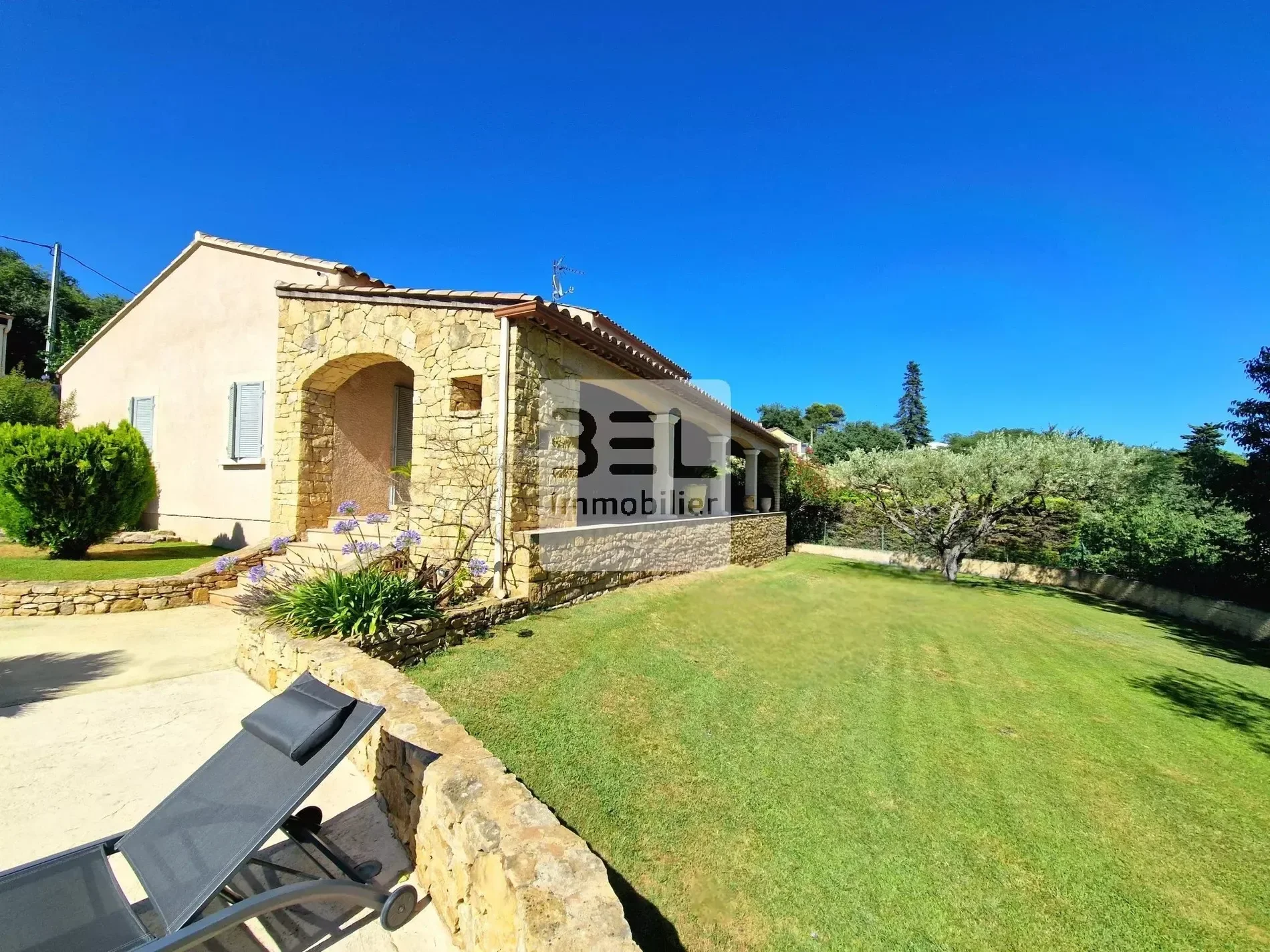 Exterior photo 11