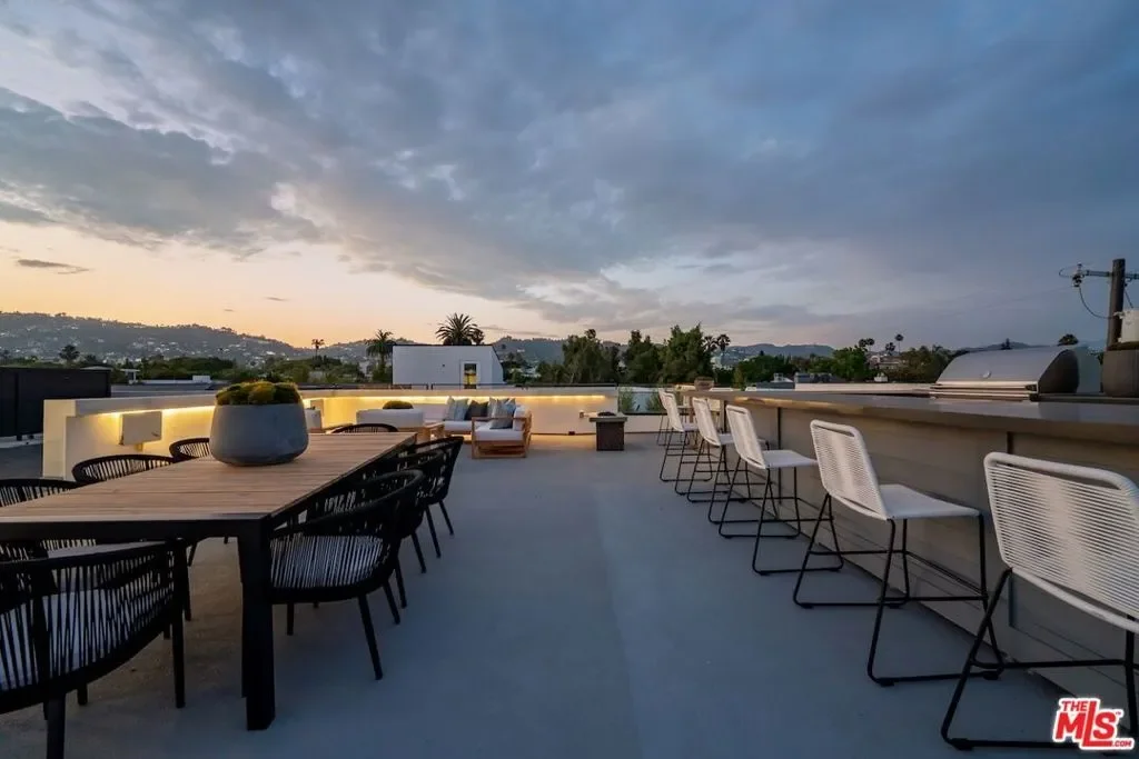 818 N Curson Avenue, Los Angeles, California, United States. - Photo 8