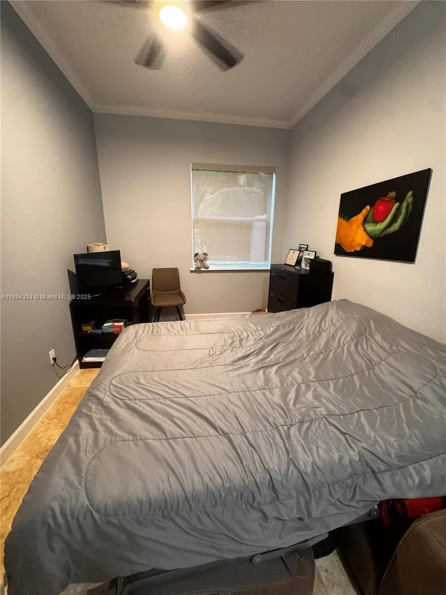 876 W Spinnaker Dr W, Hollywood, Florida, United States. - Photo 24