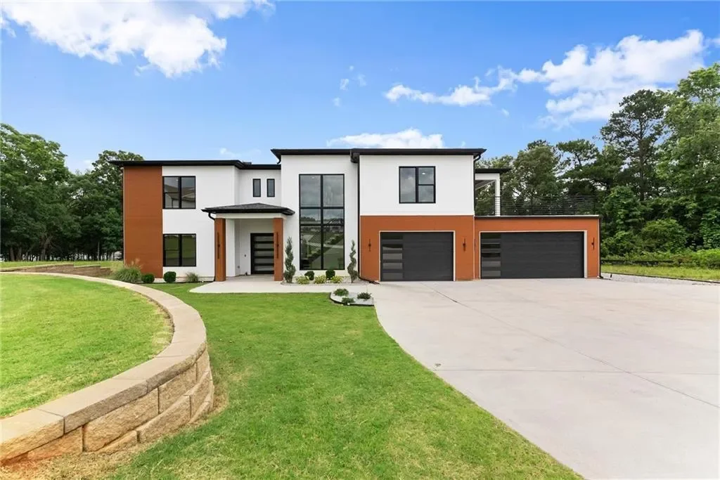 151 South Pointe Drive, Hartwell, Georgia, United States. - Hero Image