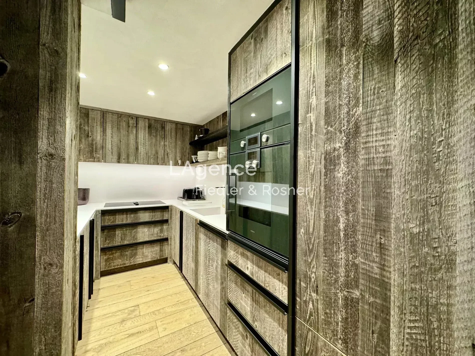 Gallery photo 2