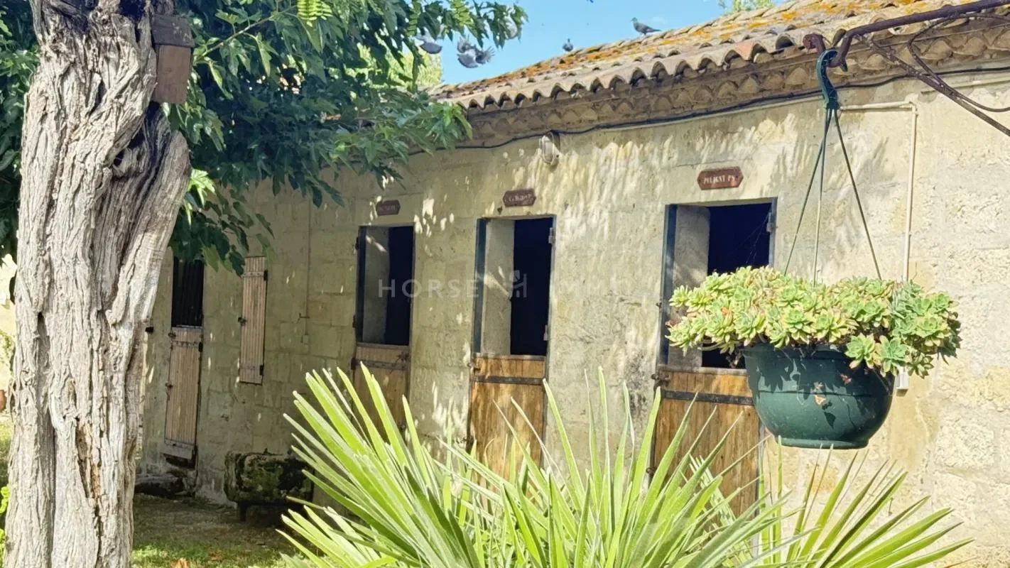 Exterior photo 2