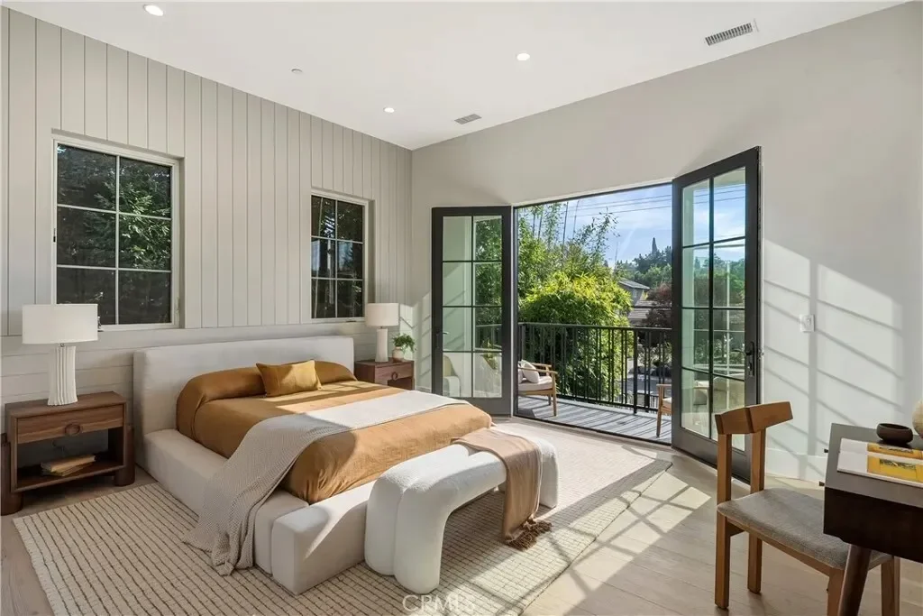 20511 Wells Drive, Los Angeles, California, United States. - Photo 33