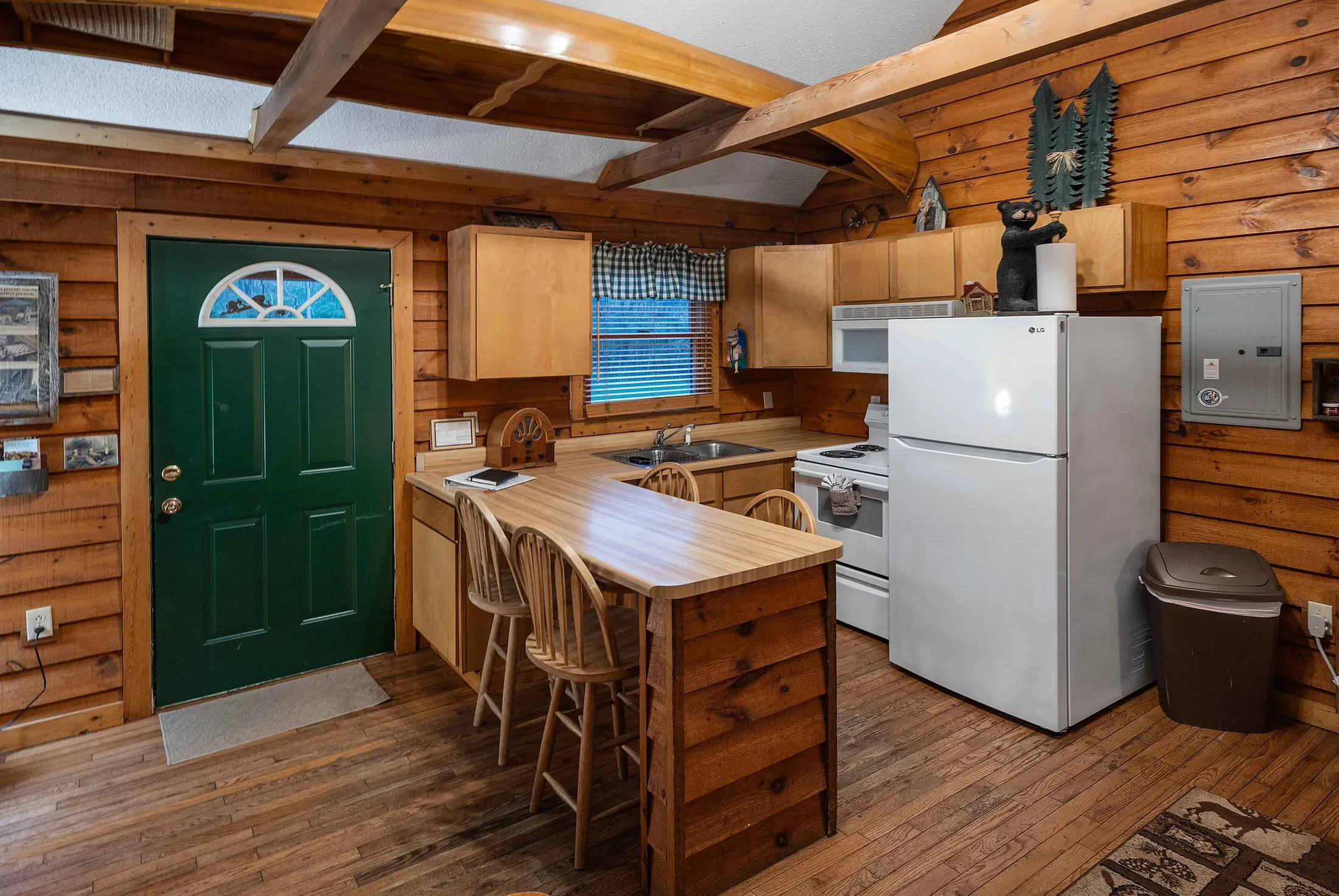 341 Sycamore Shoals Drive , Elizabethton, TN 37643, Elizabethton, Tennessee, United States. - Photo 17