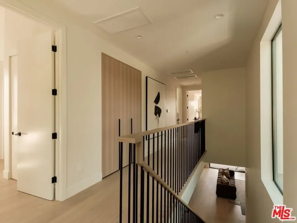 3629 Rosewood Avenue, Los Angeles, California, United States. - Photo 27