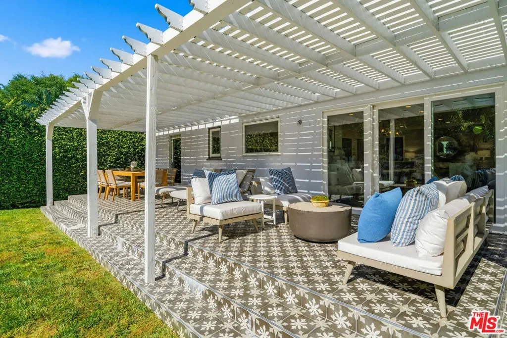 12700 Hortense Street, Los Angeles, California, United States. - Photo 11