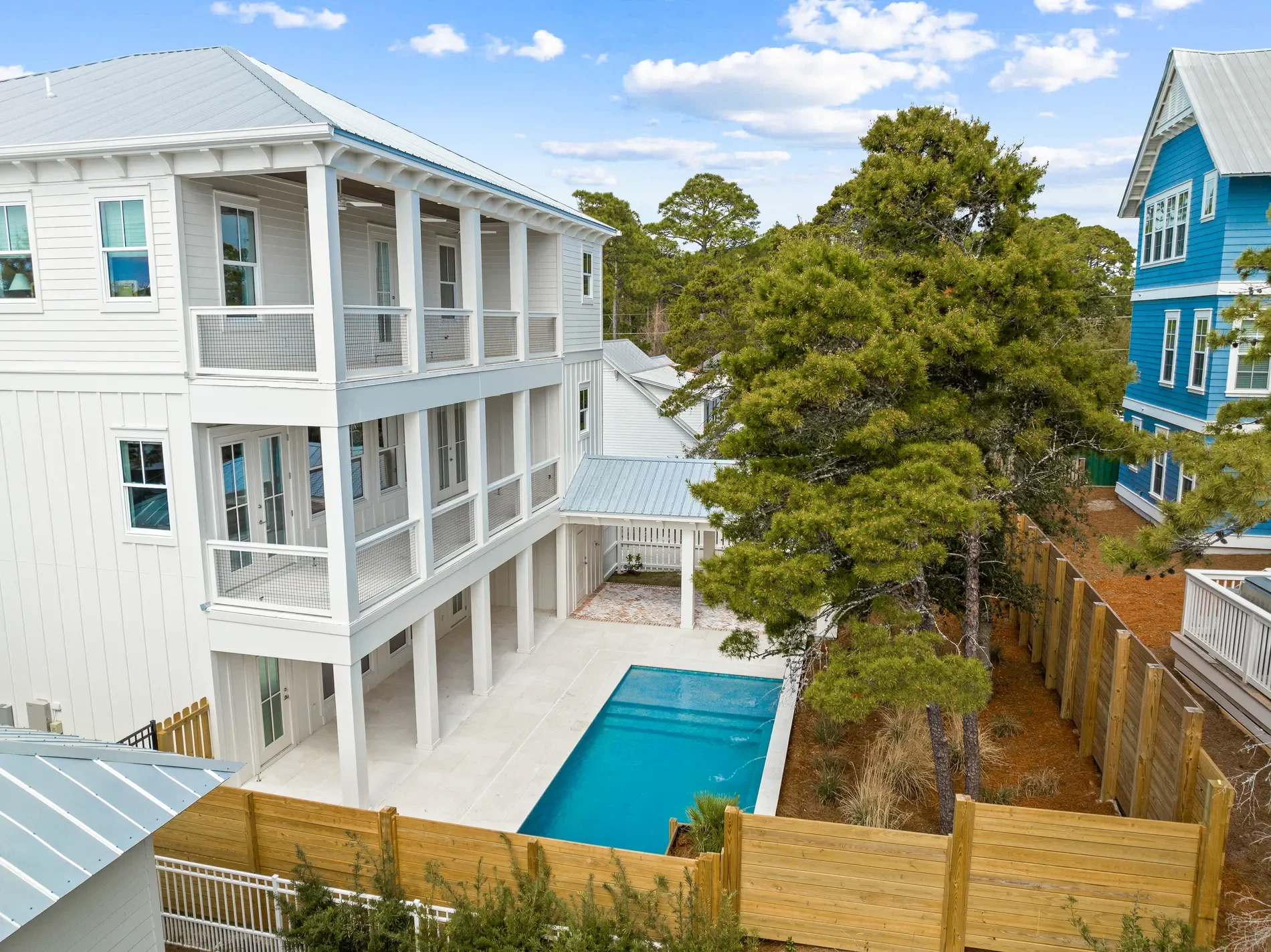 Exterior photo 10