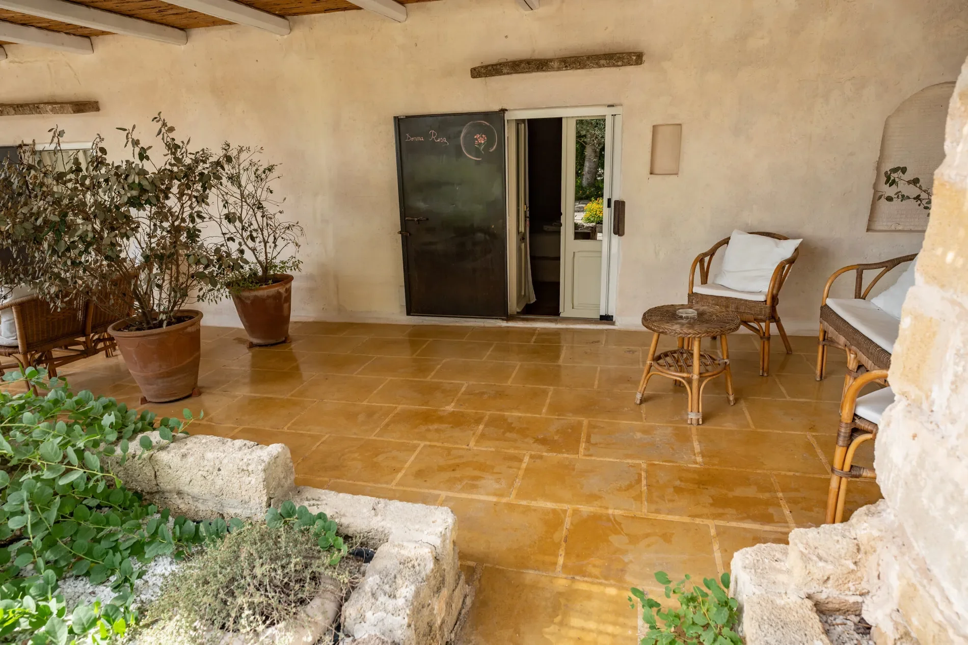Exterior photo 11