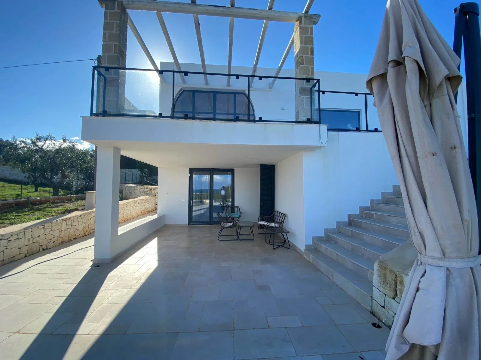 Exterior photo 5