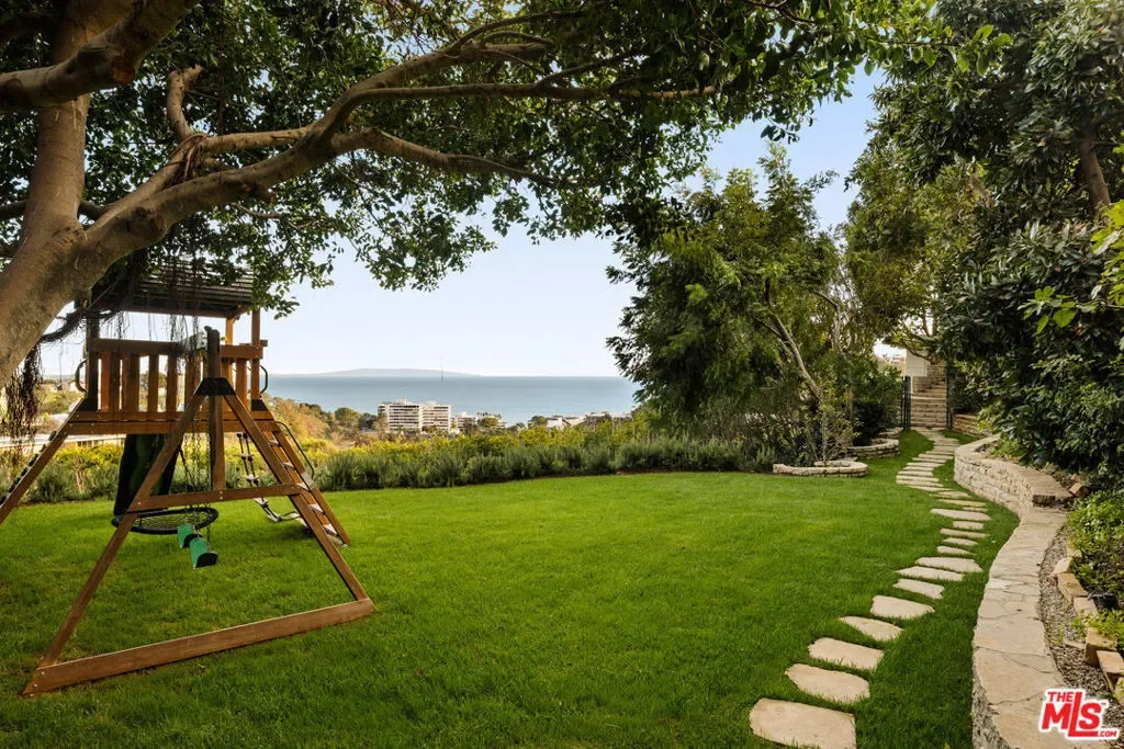 467 Paseo Miramar, Los Angeles, California, United States. - Photo 7