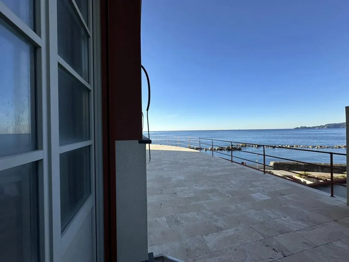 Exterior photo 11