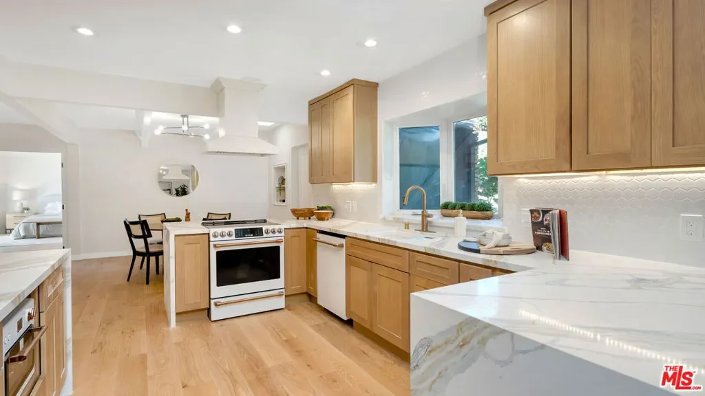 4559 Morella Avenue, Los Angeles, California, United States. - Photo 31
