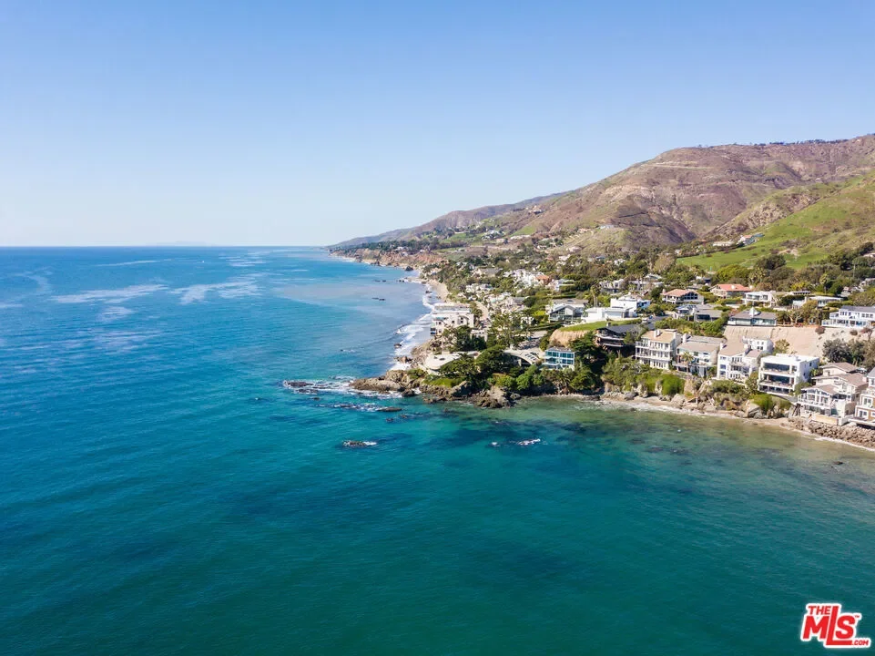 31532 Victoria Point Road, Malibu, California, United States. - Photo 6