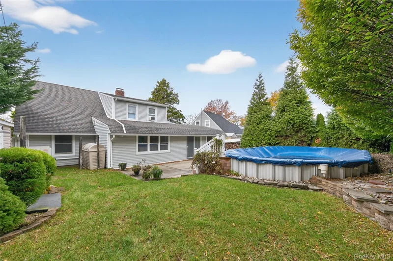 7 Lowland Road, Levittown, Ny, 11756