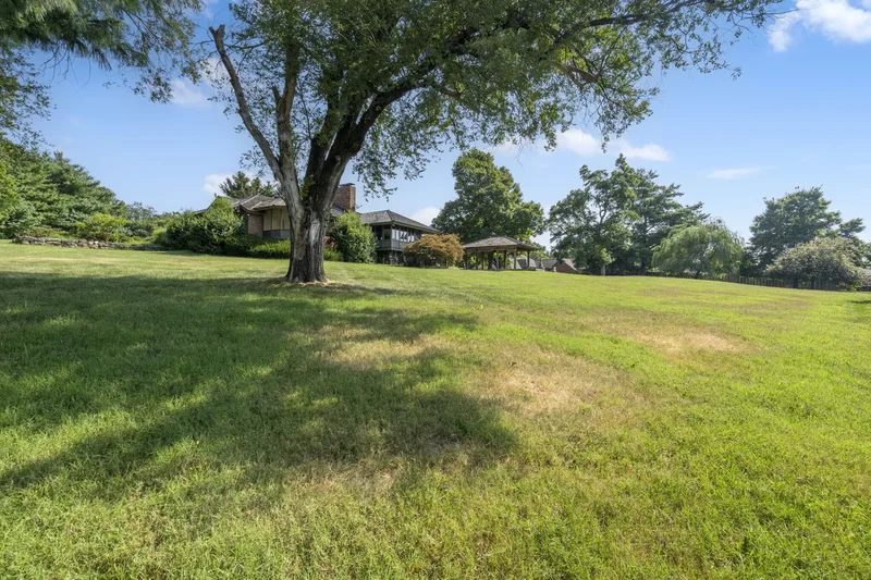 3886 E Hawthorne Hill Lane, Springfield, MO 65809, Springfield, Missouri, United States. - Photo 47