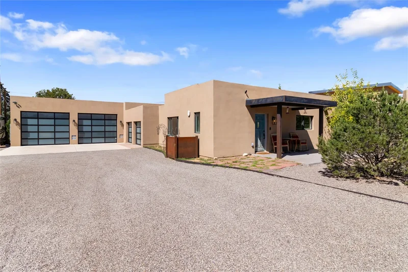 123 E Lupita Road , Santa Fe, NM 87505, Santa Fe, New Mexico, United States. - Photo 92