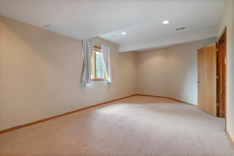 4 Bedrooms Single Family Detached