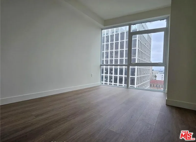 3785 Wilshire Boulevard 1001, Los Angeles, California, United States. - Photo 25
