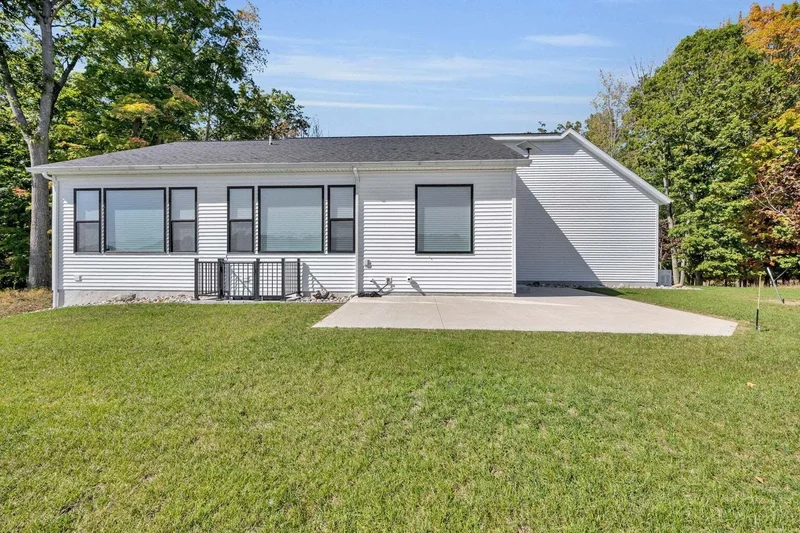 9444 Stonebridge Drive, Canadian Lakes, MI 49346, Stanwood, Michigan, United States. - Photo 27