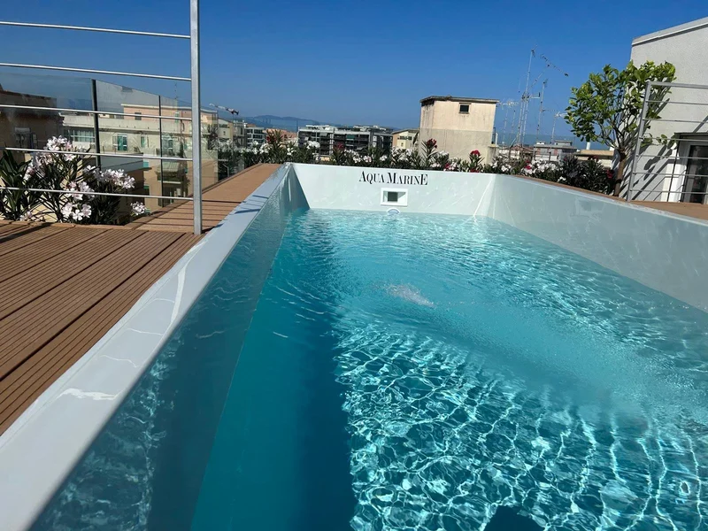 20 Mini Apartments, all with Private Terrace