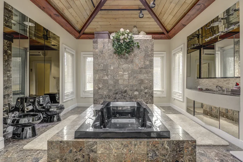 121 Laurel Lane , Syosset, NY 11791, Syosset, New York, United States. - Photo 9