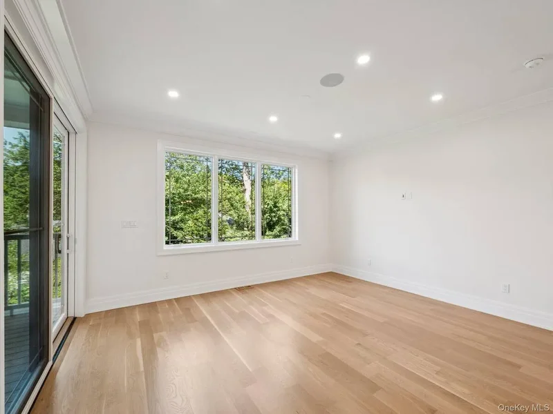 2 Arthur Place, Woodbury, New York, United States. - Photo 25