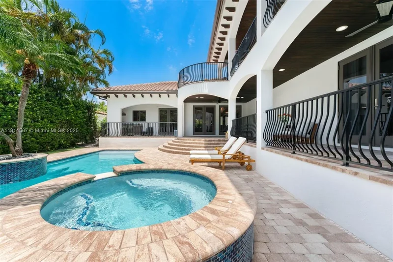 1210 95th St, Bal Harbour, Florida, United States. - Photo 36