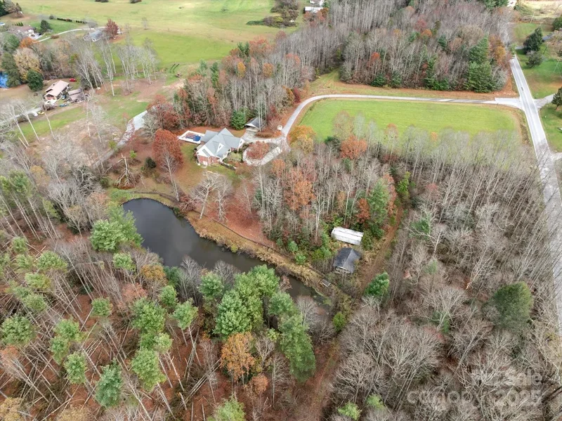 000 Southern Visions Drive, Hendersonville, NC 28792, Hendersonville, North Carolina, United States. - Photo 4